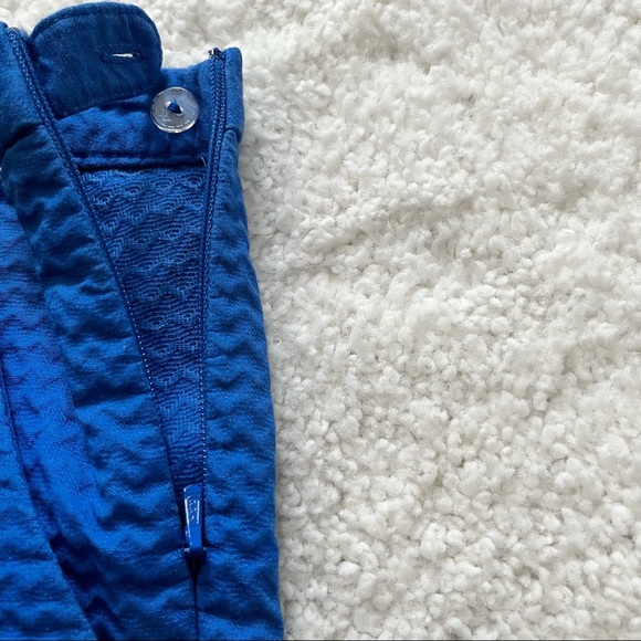 Lilly Pulitzer Blue Magnolia Short - Picture 4 of 6